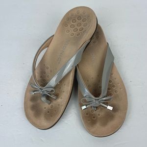 Vionic Shoe brand/flip flop grey sandal in Woman’s 8